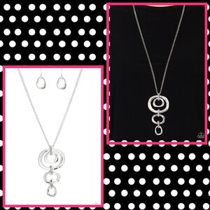 2/$10 Paparazzi Tranquil Trickle - Silver Necklace